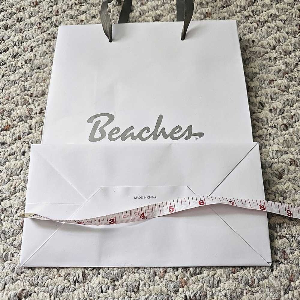 Sandals / Beaches Resort White Paper Shopping Gift Bag - 8" x 4" x 10" - Picture 15 of 15